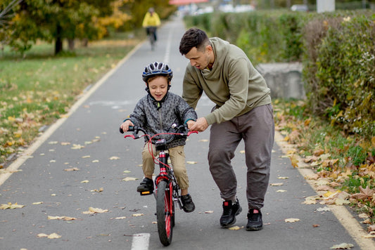 Enseñar a Tu Hijo a Andar en Bicicleta: Una Experiencia Inolvidable de Aprendizaje